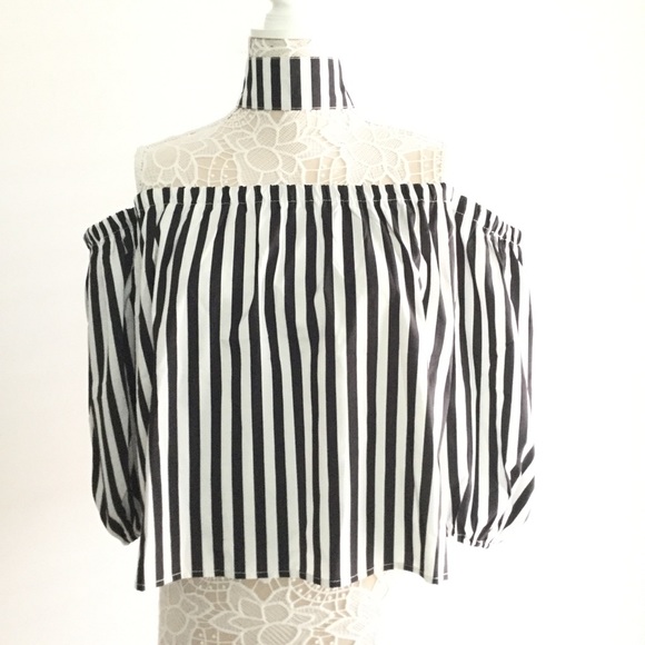 Off the Shoulders Chocked Top - Picture 3 of 4